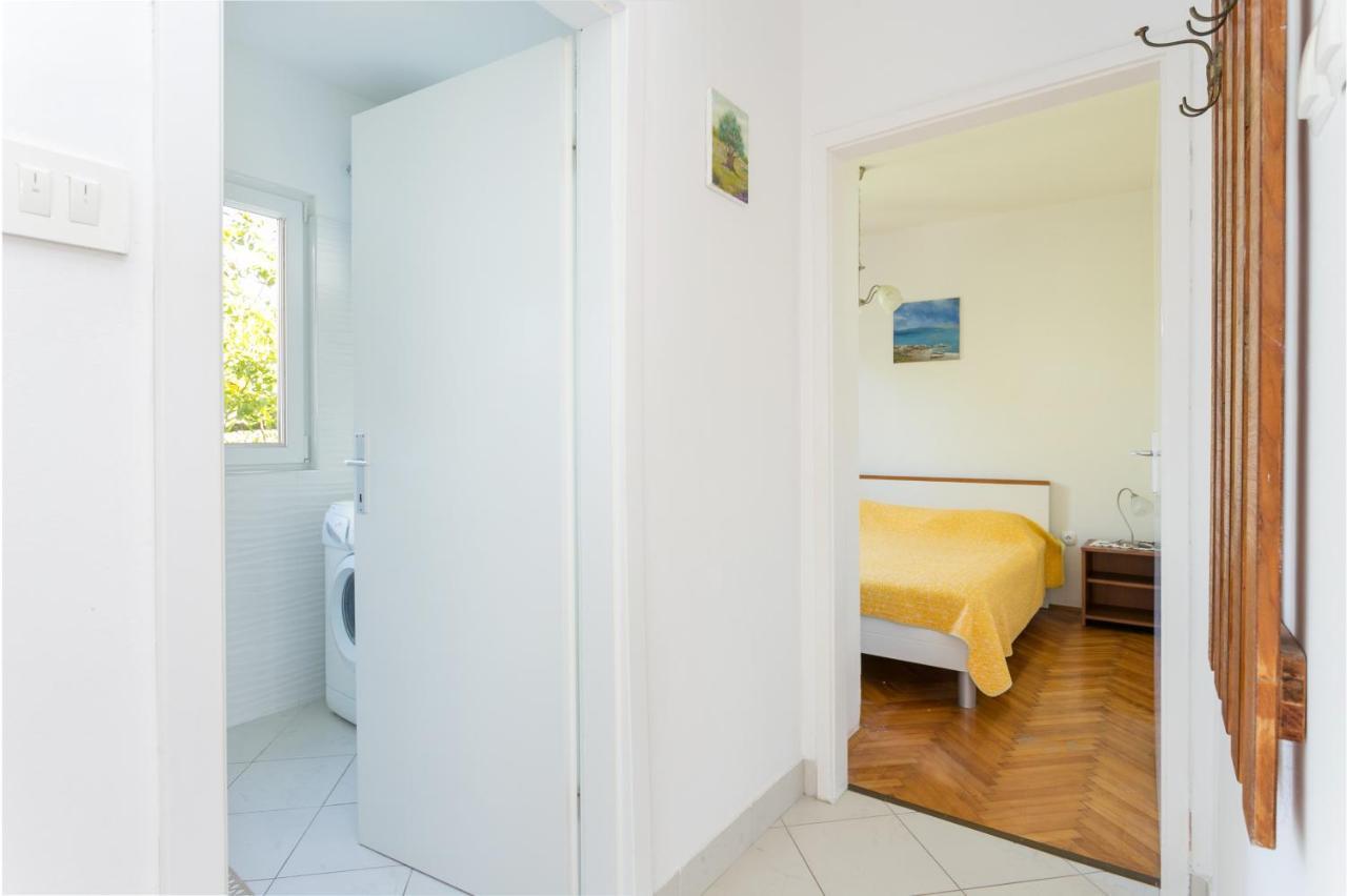 Apartments By The Sea Seget Vranjica, Trogir - 1038 Bagian luar foto