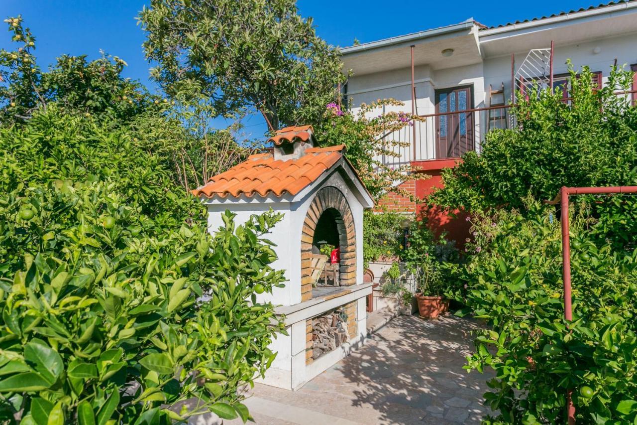 Apartments By The Sea Seget Vranjica, Trogir - 1038 Bagian luar foto