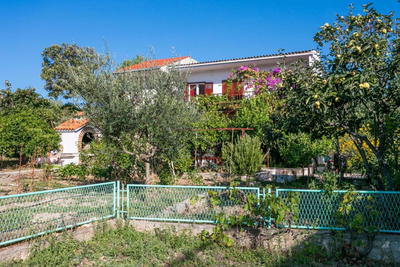 Apartments By The Sea Seget Vranjica, Trogir - 1038 Bagian luar foto