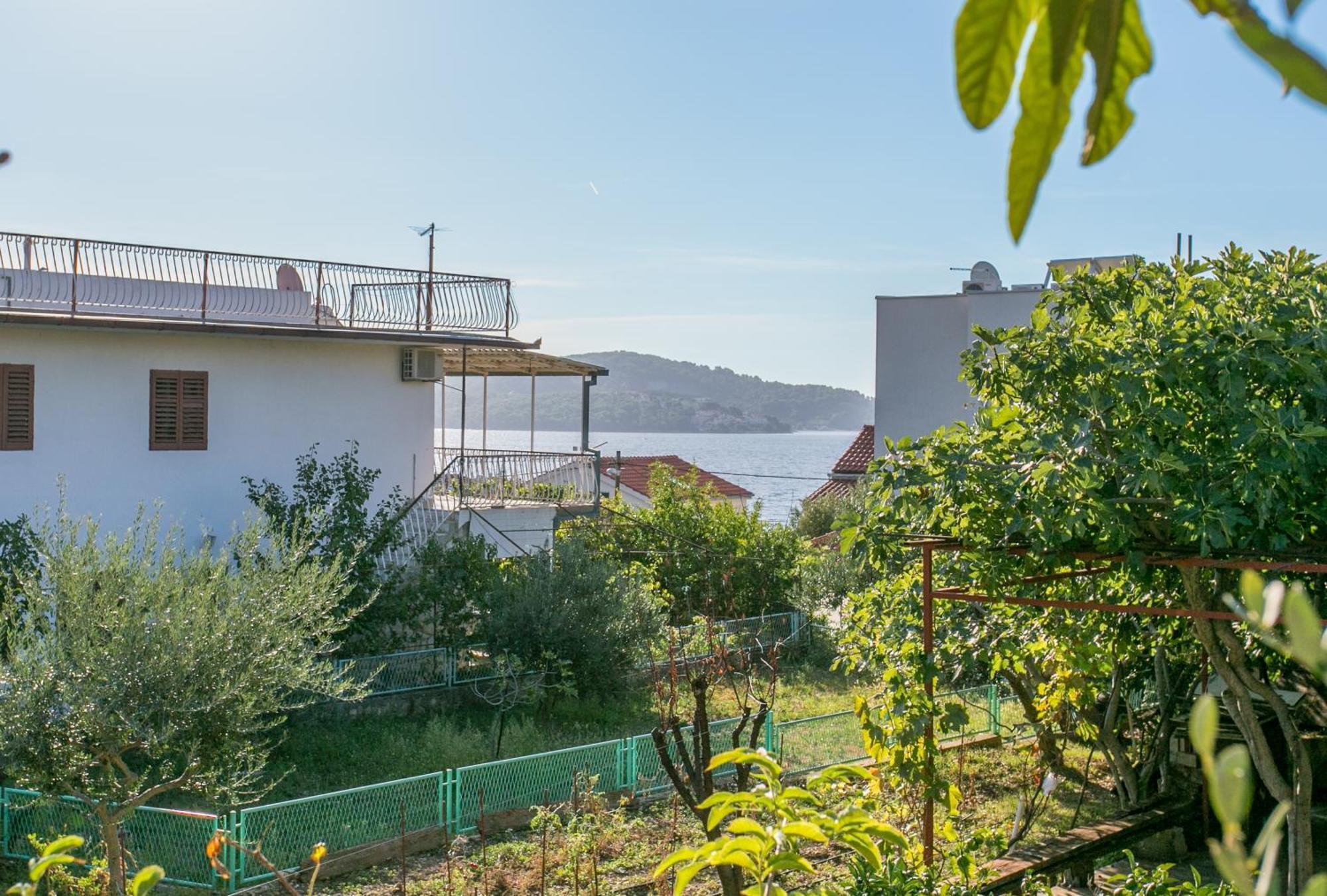 Apartments By The Sea Seget Vranjica, Trogir - 1038 Bagian luar foto