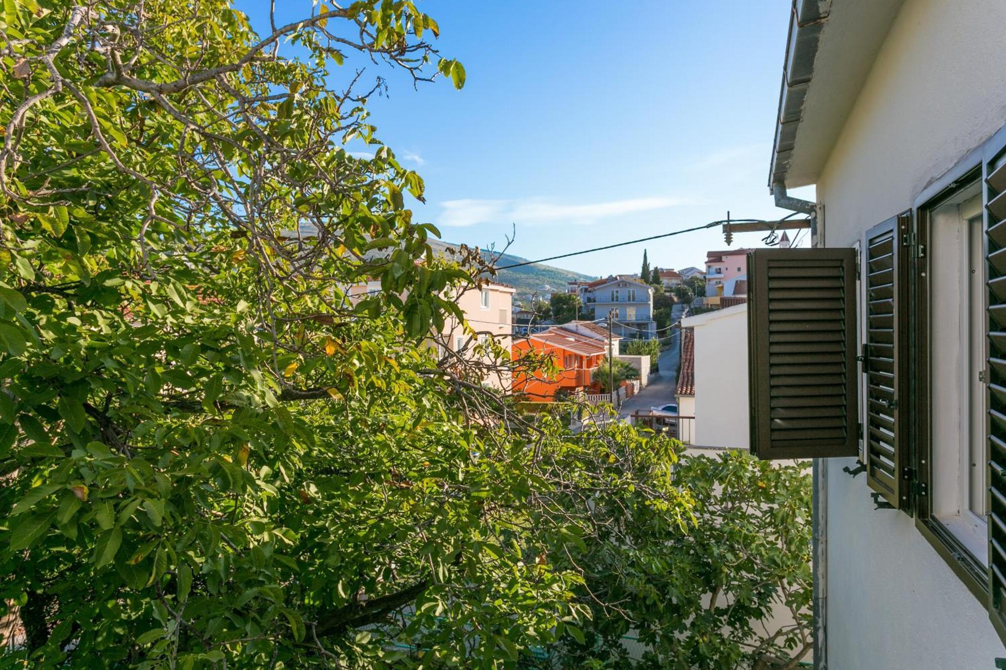 Apartments By The Sea Seget Vranjica, Trogir - 1038 Bagian luar foto