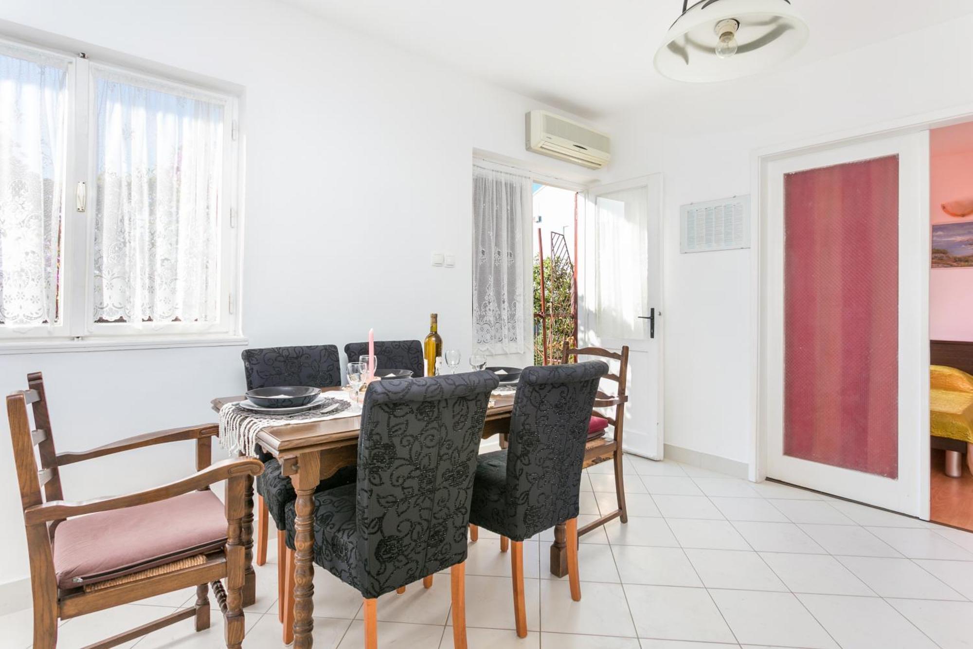 Apartments By The Sea Seget Vranjica, Trogir - 1038 Ruang foto
